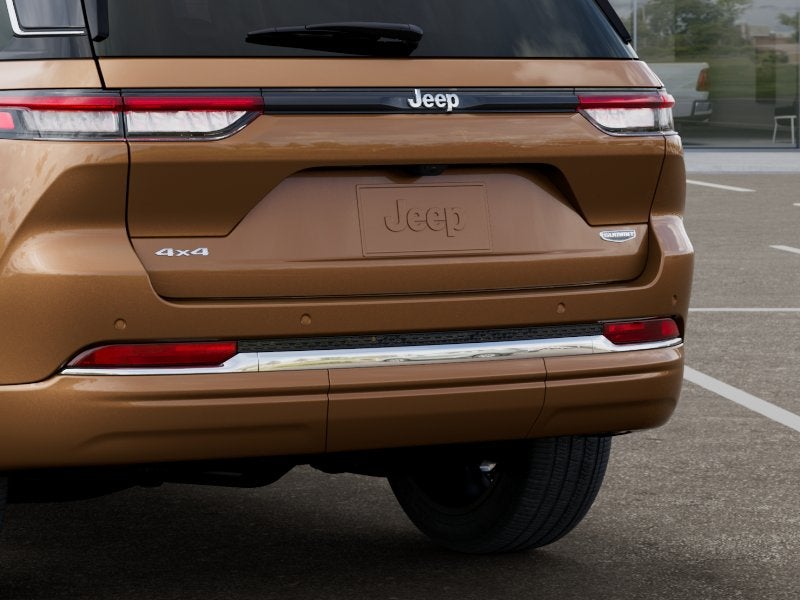 2027 Jeep Grand Cherokee Summit Advanced Pro-Tech