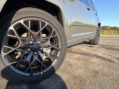 2027 Jeep Grand Cherokee Summit