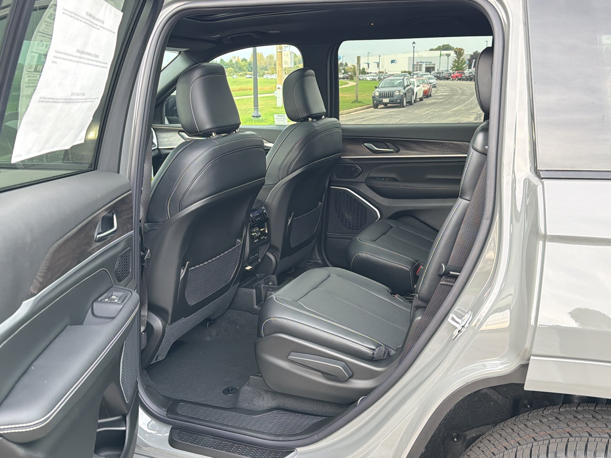 2027 Jeep Grand Cherokee L Limited Reserve
