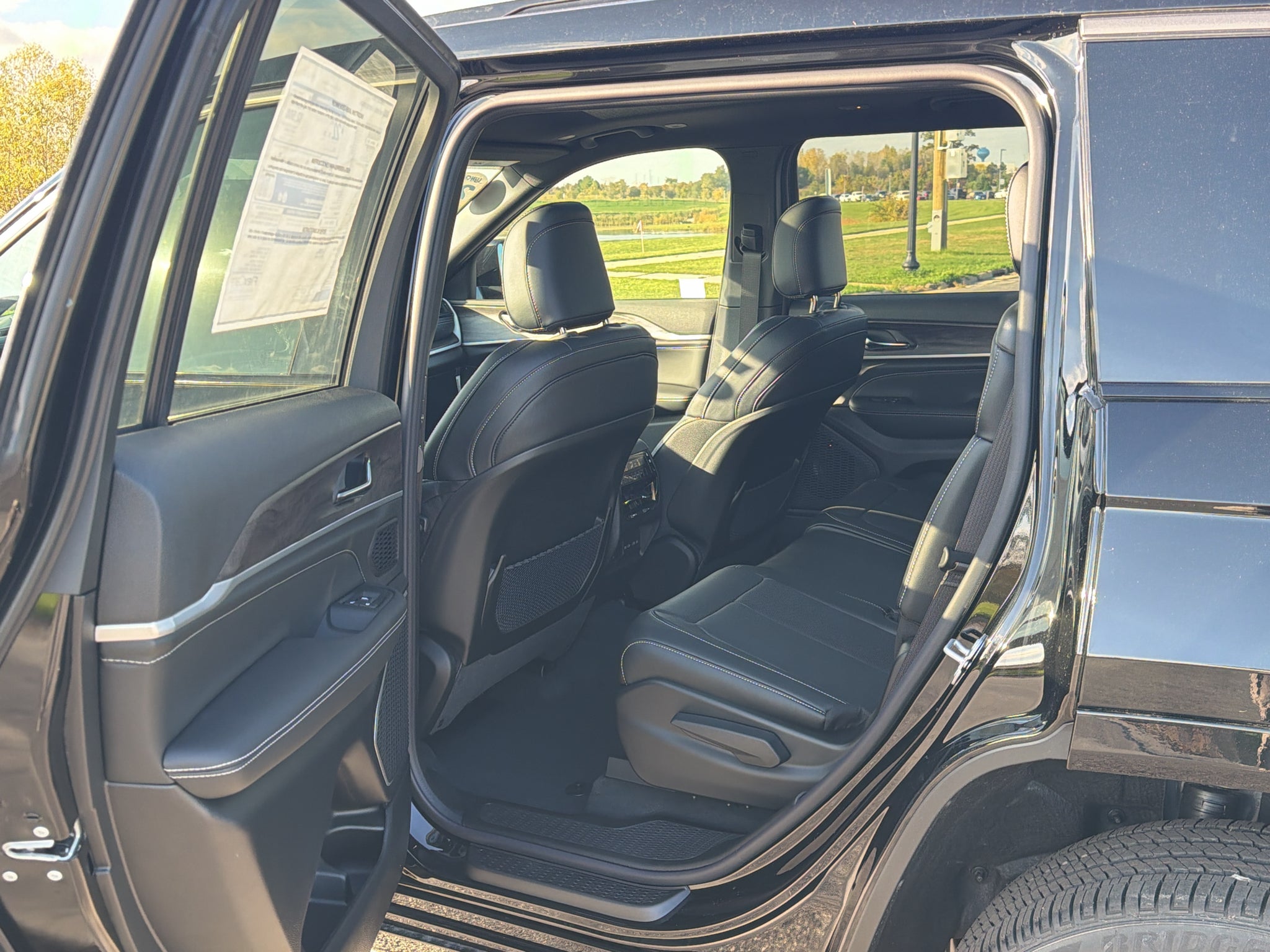 2027 Jeep Grand Cherokee L Limited Reserve