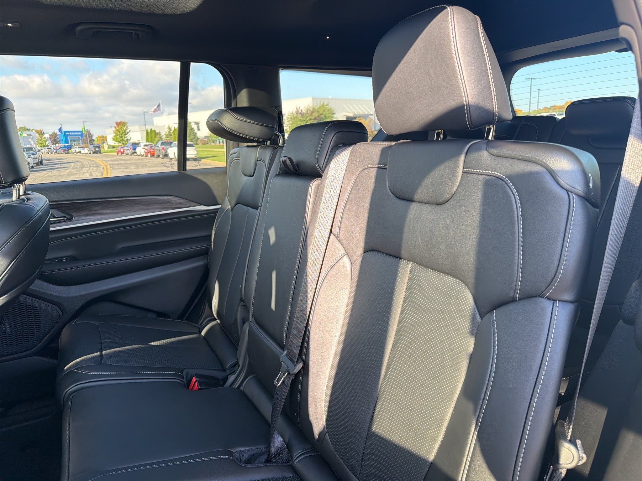 2027 Jeep Grand Cherokee L Limited Reserve