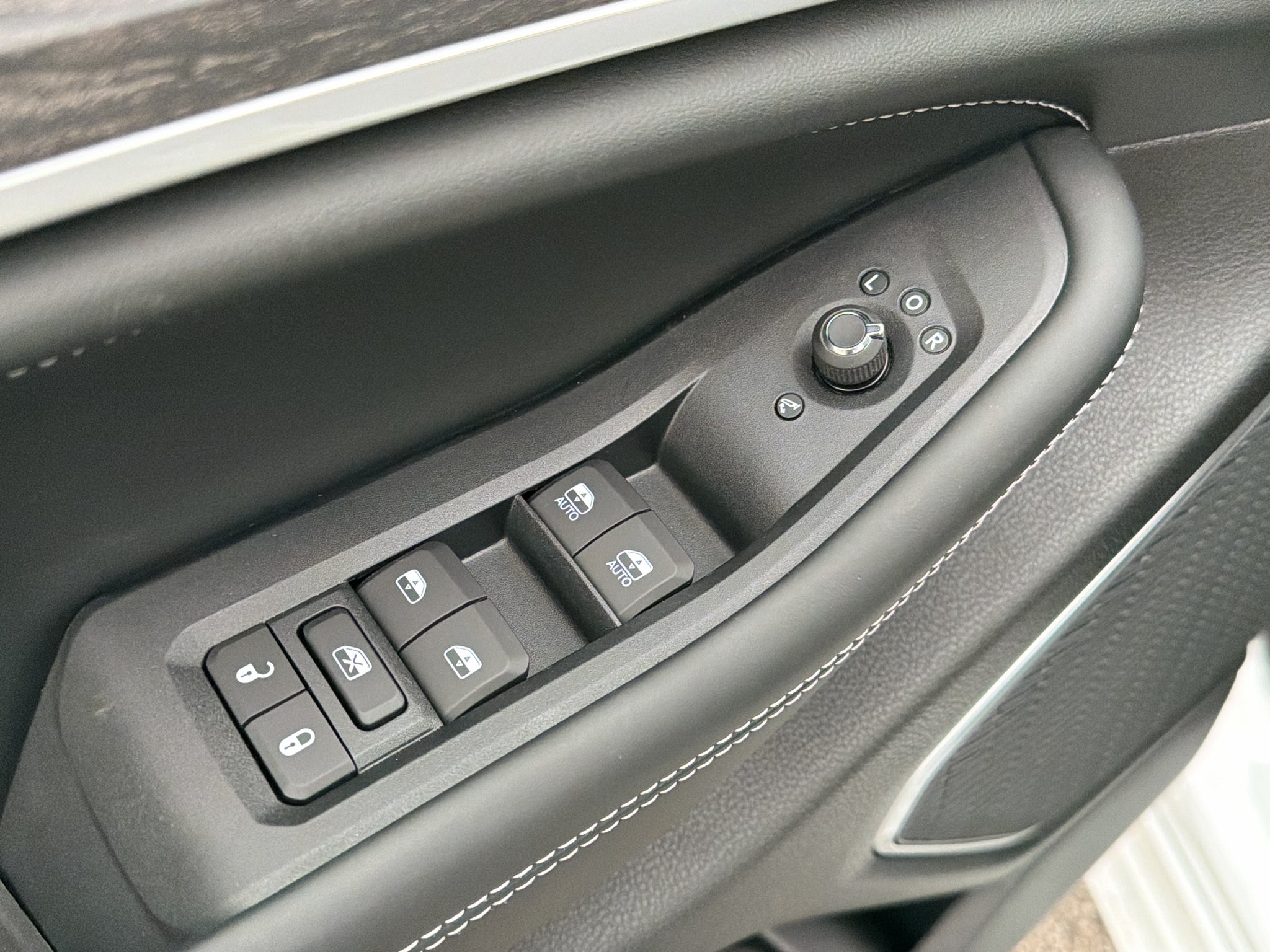2027 Jeep Grand Cherokee L Limited Reserve