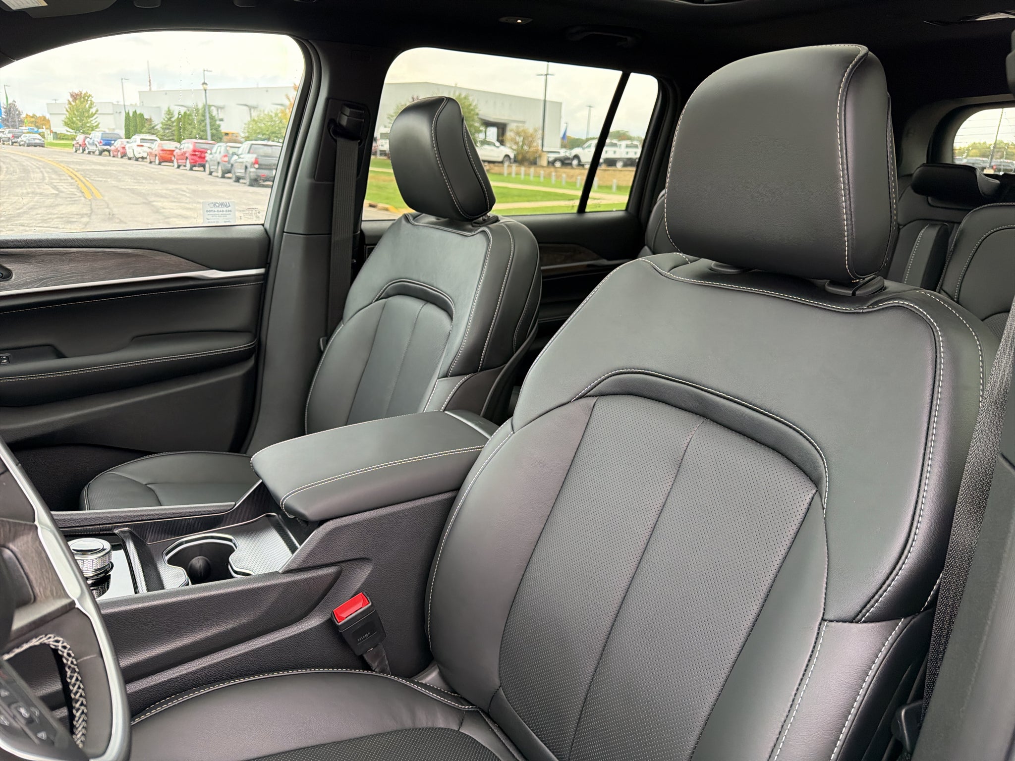 2027 Jeep Grand Cherokee L Limited Reserve