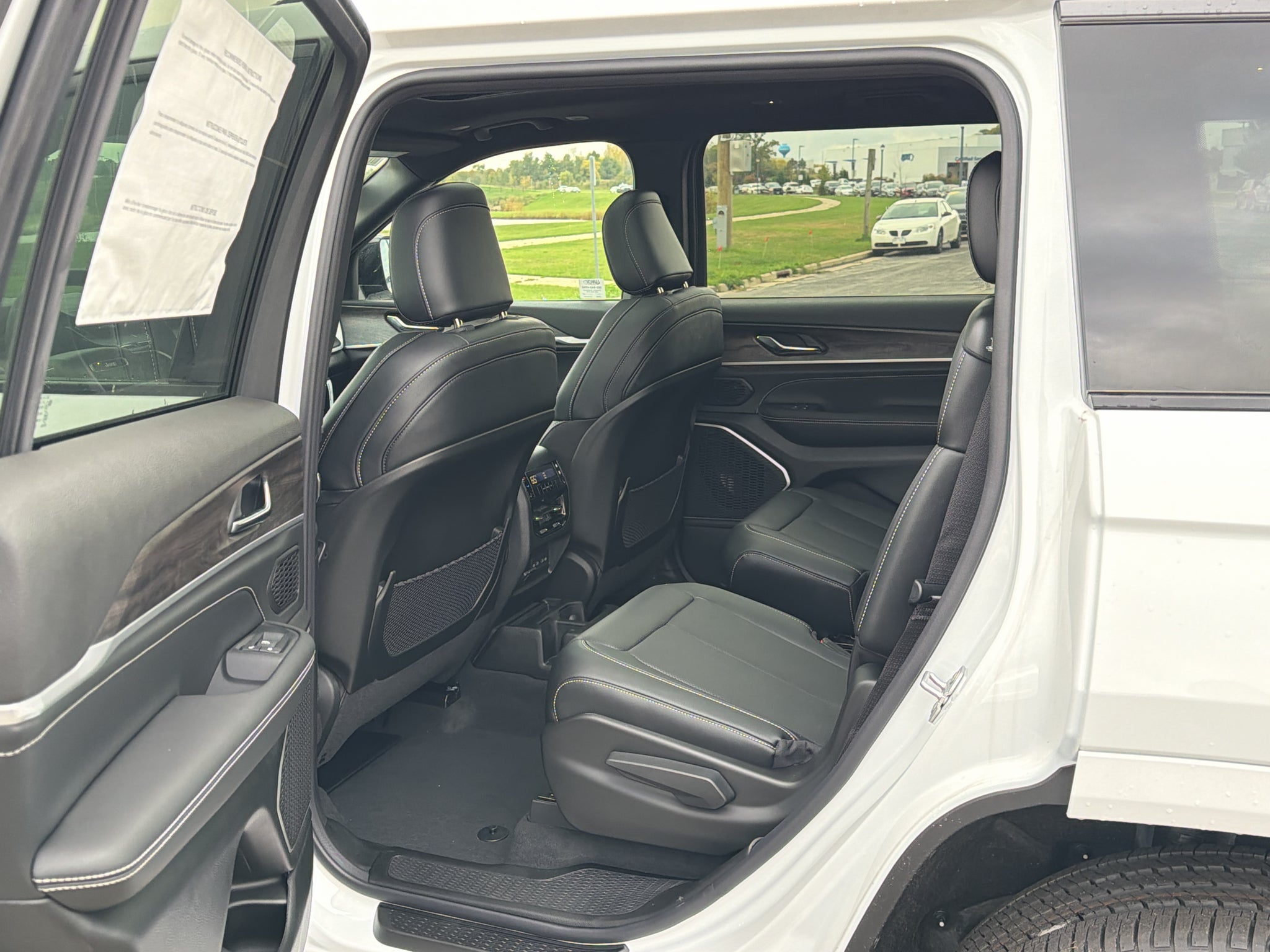 2027 Jeep Grand Cherokee L Limited Reserve