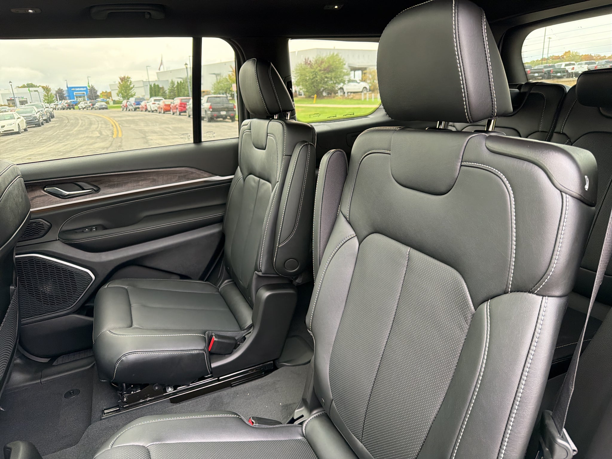 2027 Jeep Grand Cherokee L Limited Reserve