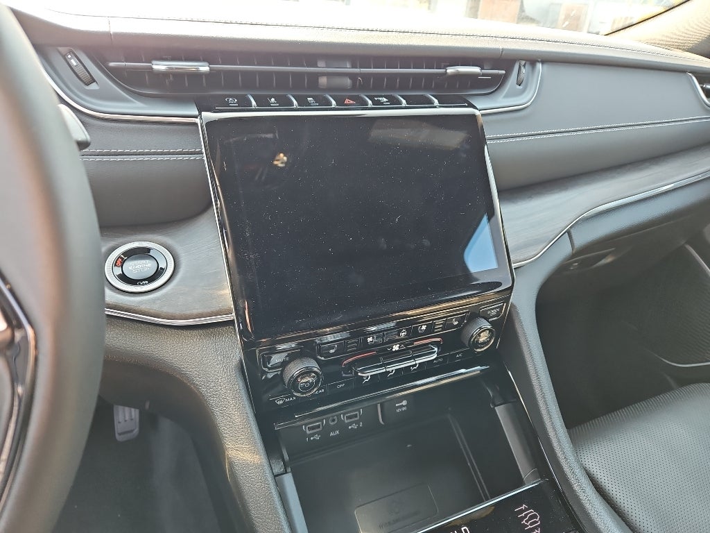 2024 Jeep Grand Cherokee L Overland w/Tow & Entertainment