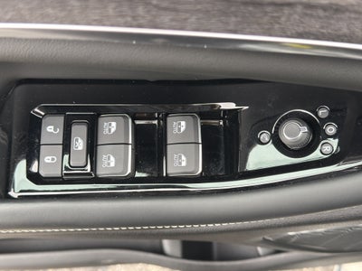 2024 Jeep Grand Cherokee L Overland w/Tow & Entertainment