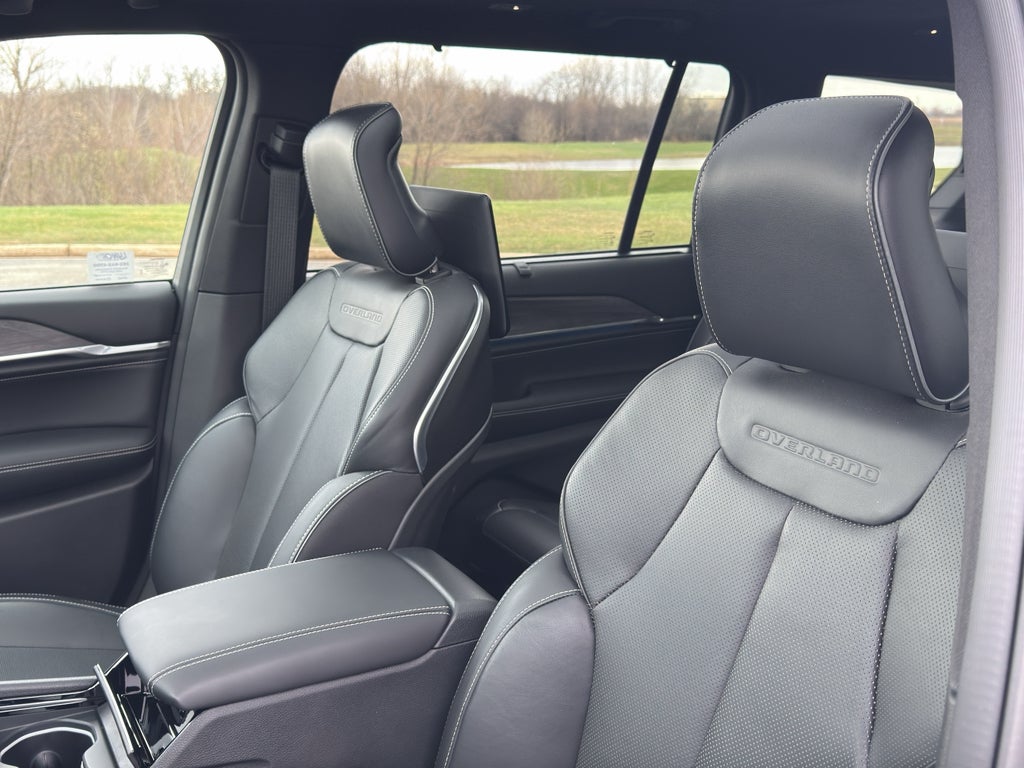 2024 Jeep Grand Cherokee L Overland w/Tow & Entertainment