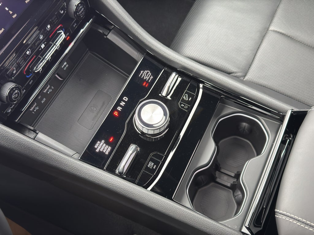 2024 Jeep Grand Cherokee L Overland w/Tow & Entertainment