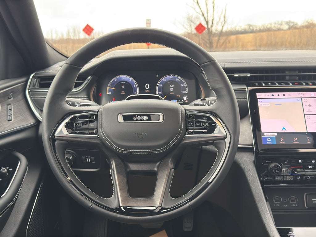 2024 Jeep Grand Cherokee L Overland w/Tow & Entertainment