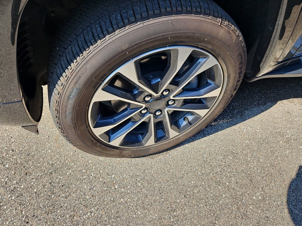 2024 Jeep Grand Cherokee L Overland w/Tow & Entertainment