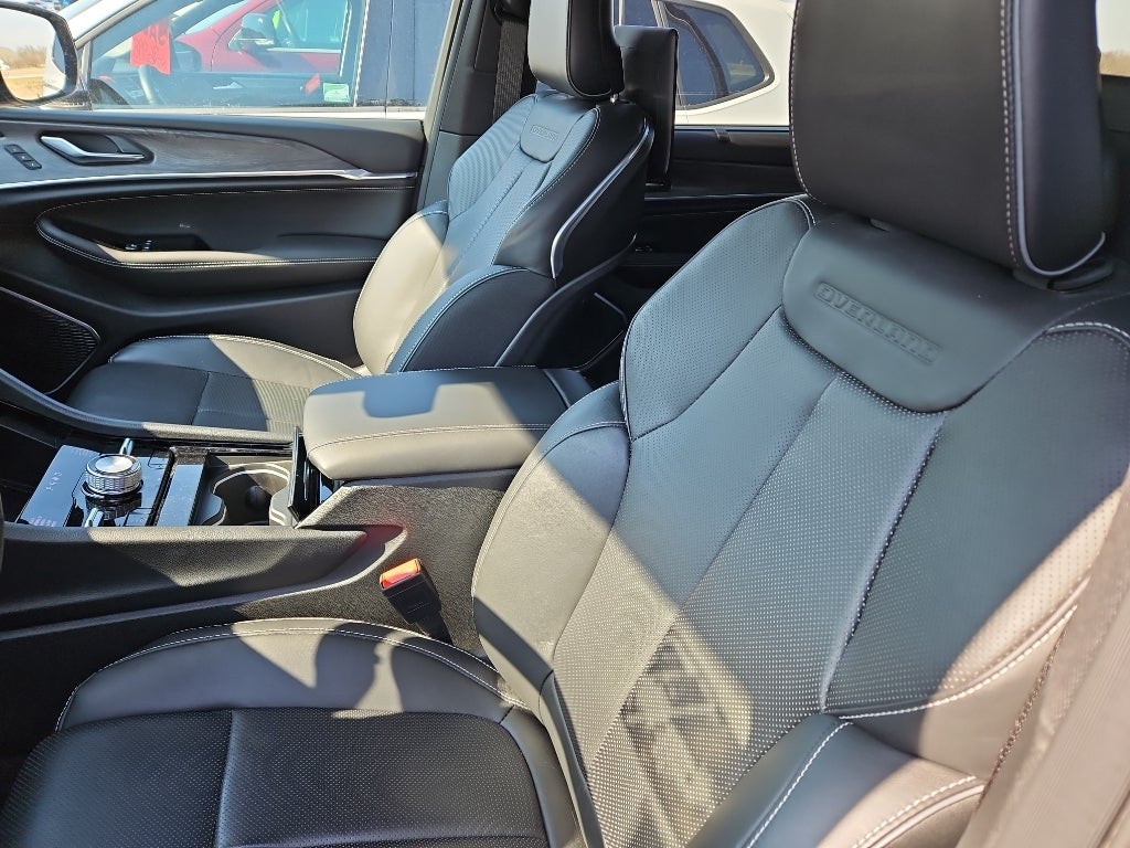 2024 Jeep Grand Cherokee L Overland w/Tow & Entertainment