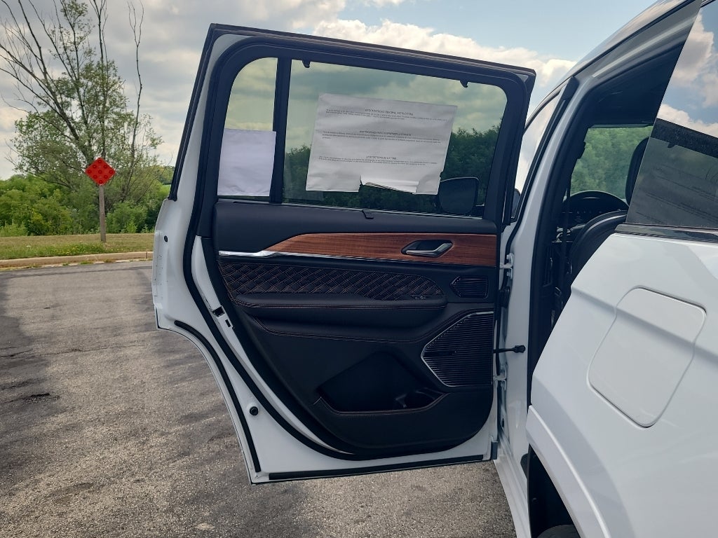 2026 Jeep Grand Cherokee L Summit Obsidian