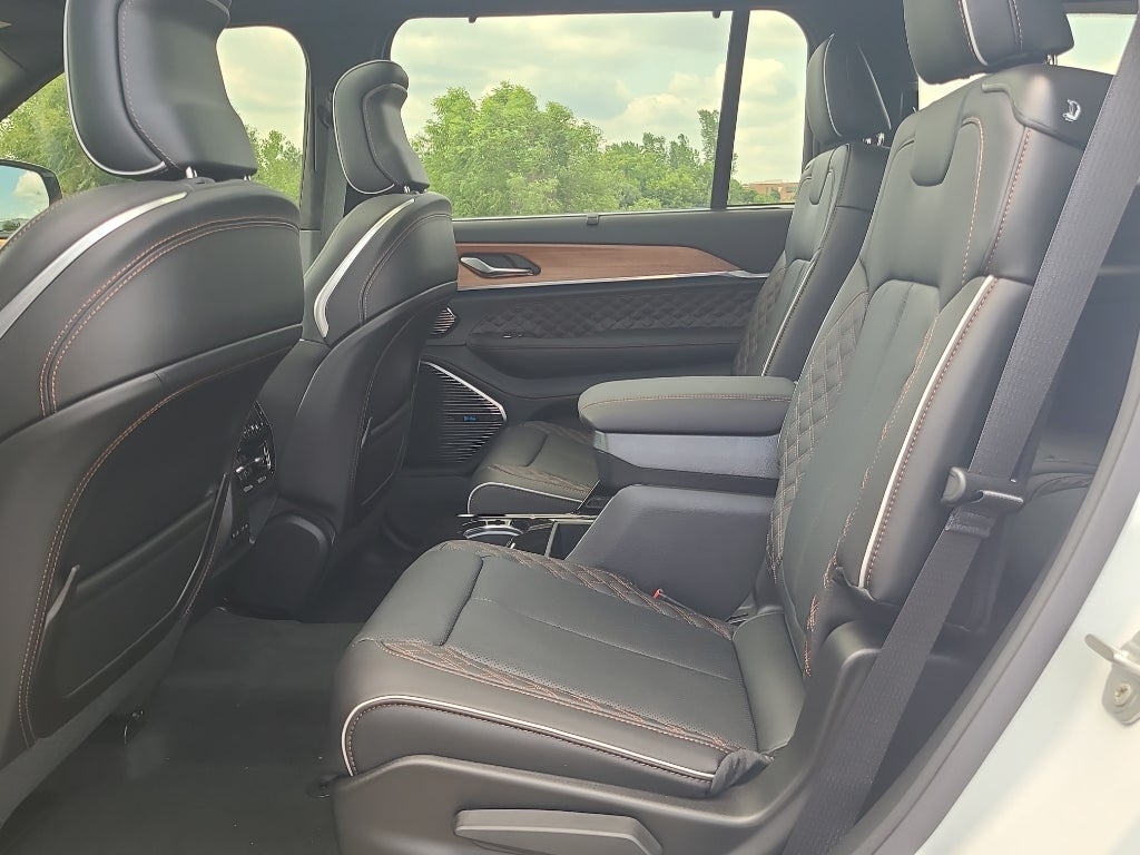 2026 Jeep Grand Cherokee L Summit Obsidian
