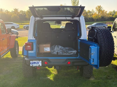 2027 Jeep Wrangler Rubicon X Whitecap One Touch Top