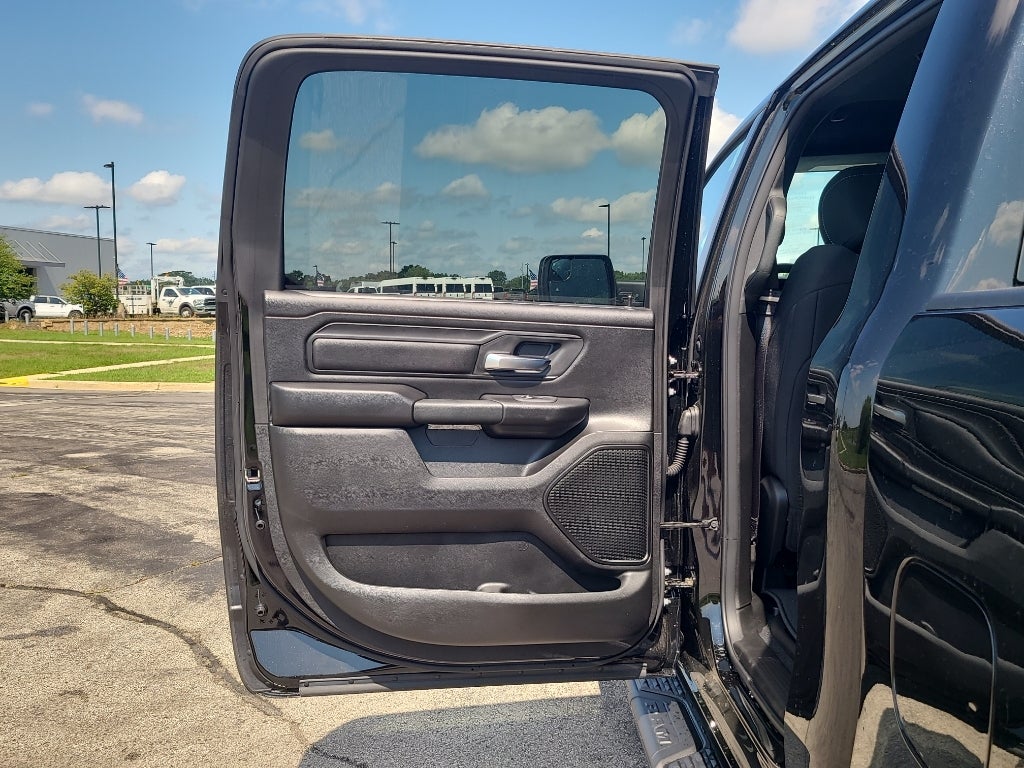 2026 RAM 1500 Express Black Swan Hemi