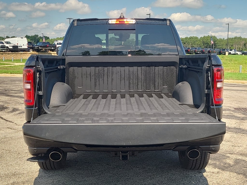 2026 RAM 1500 Express Black Swan Hemi