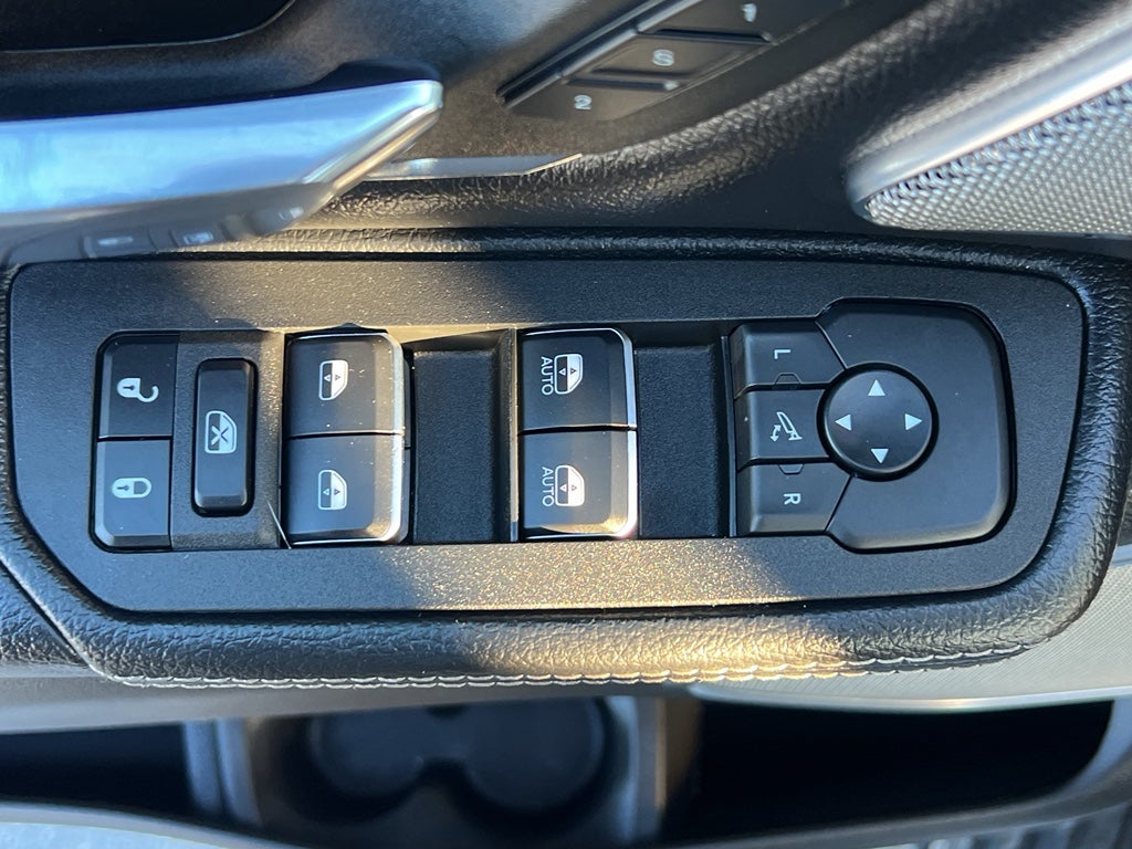 2025 RAM 1500 Laramie Night Edition w/Moonroof