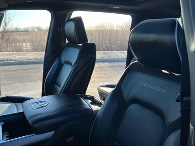 2025 RAM 1500 Laramie Night Edition w/Moonroof