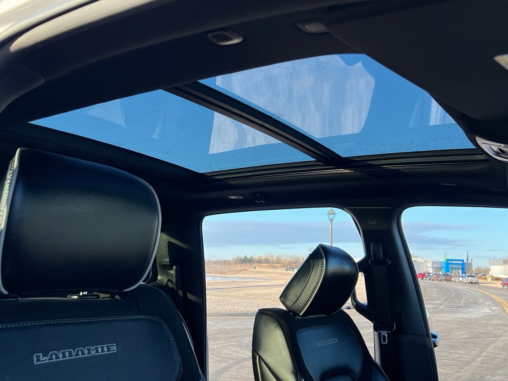 2025 RAM 1500 Laramie Night Edition w/Moonroof