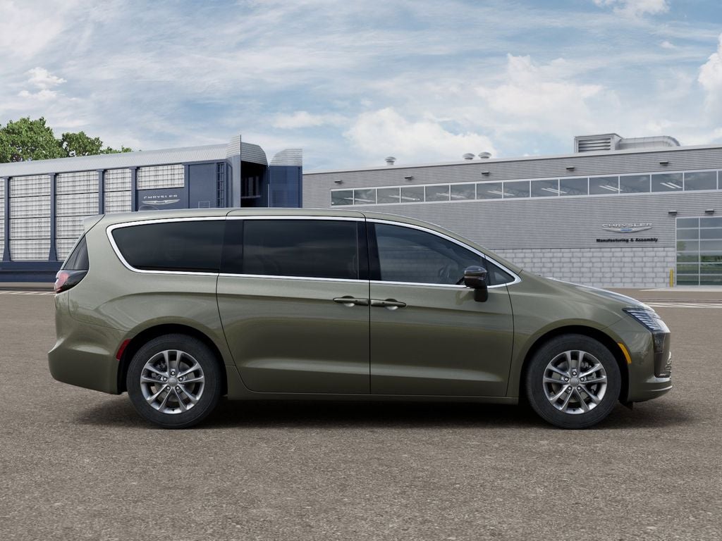 2027 Chrysler Pacifica Select Preferred 8 passenger