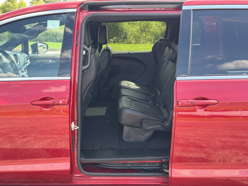 2026 Chrysler Pacifica Select Safety Sphere