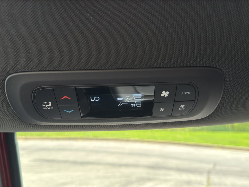 2026 Chrysler Pacifica Select Safety Sphere