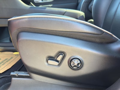 2025 Chrysler Pacifica Limited w/Tow Package