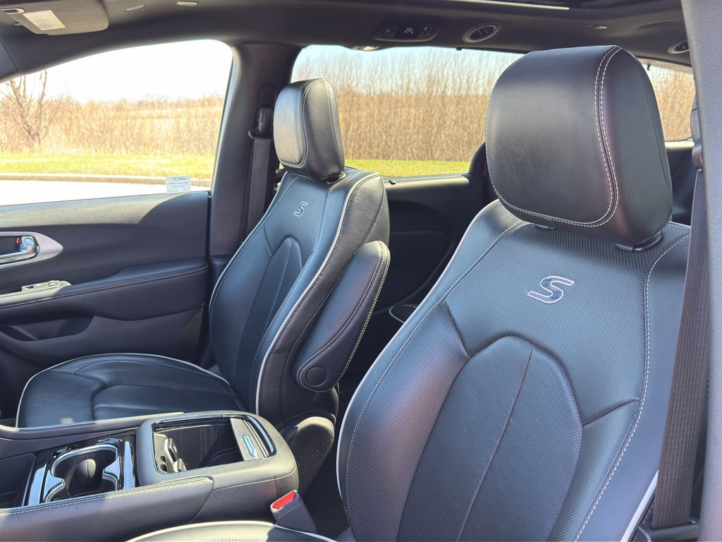 2025 Chrysler Pacifica Limited w/Tow Package