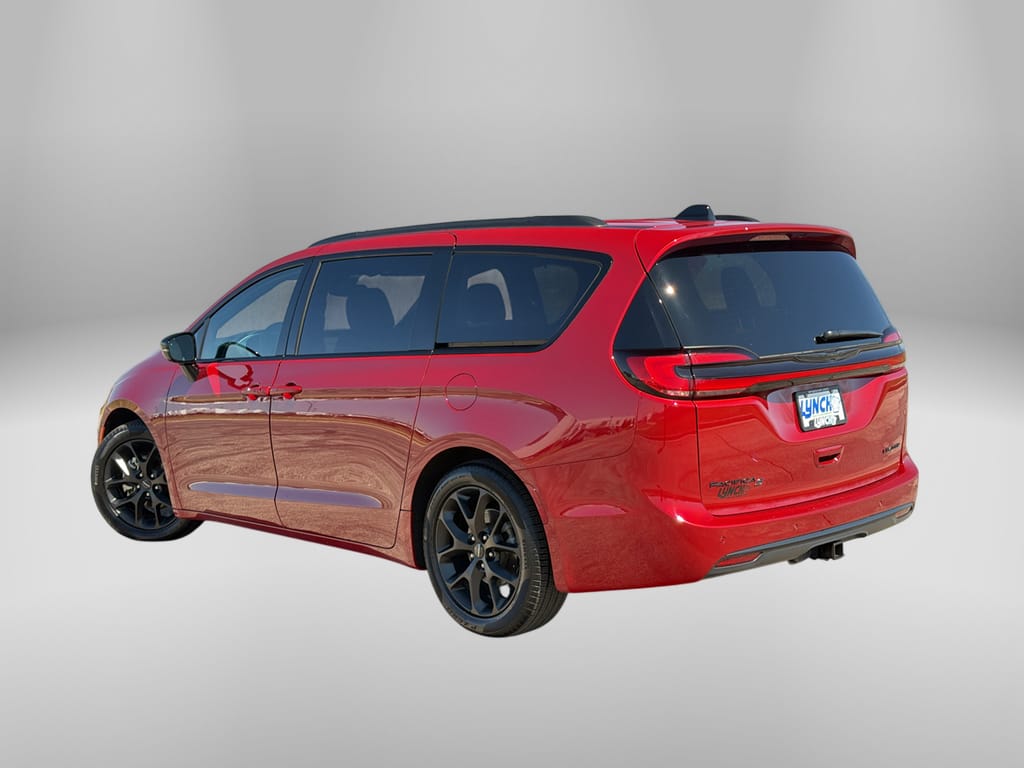 2025 Chrysler Pacifica Limited w/Tow Package