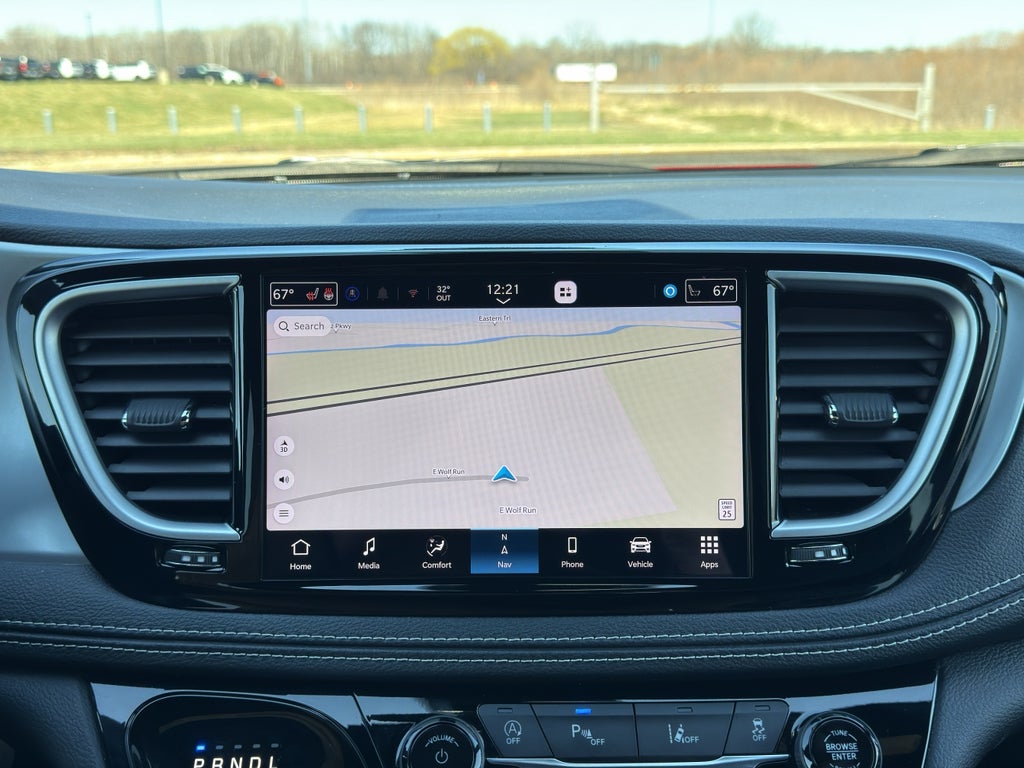 2025 Chrysler Pacifica Limited w/Tow Package