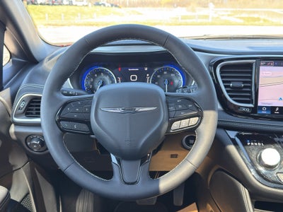2025 Chrysler Pacifica Limited w/Tow Package
