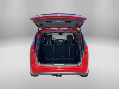 2025 Chrysler Pacifica Limited w/Tow Package