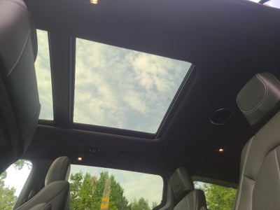 2027 Chrysler Pacifica Select Tech AWD