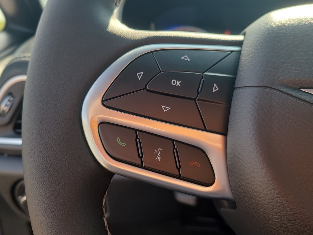 2027 Chrysler Pacifica Select Tech AWD