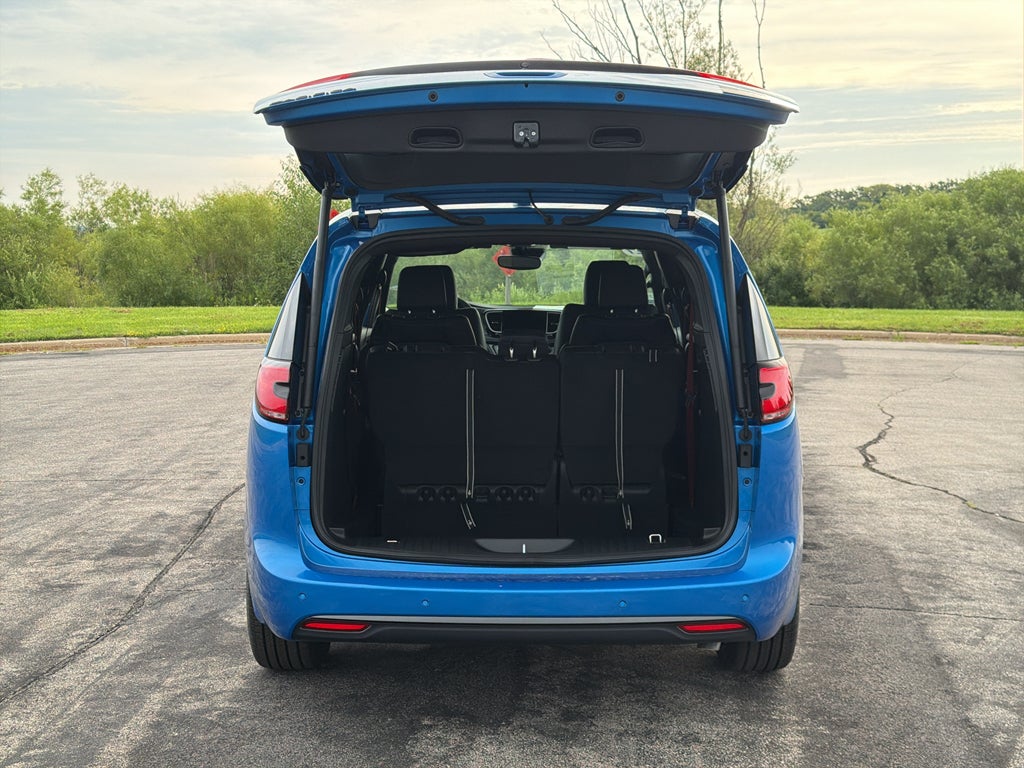 2027 Chrysler Pacifica 250th Select Anniversary AWD