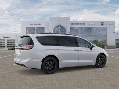 2026 Chrysler Pacifica Select AWD