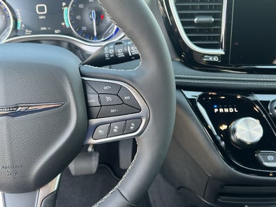 2026 Chrysler Pacifica Select Safety Sphere AWD