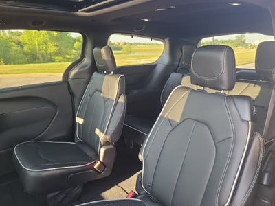2027 Chrysler Pacifica Limited Family Tech AWD