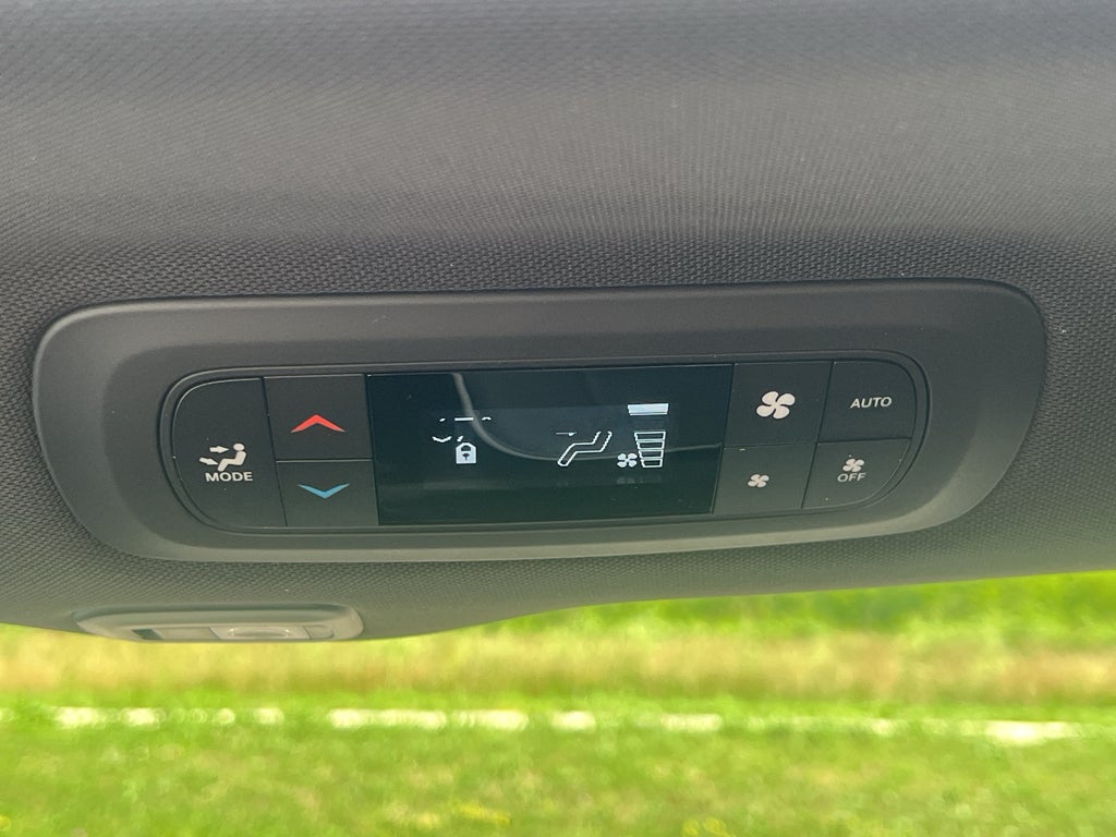 2027 Chrysler Pacifica Limited S AWD