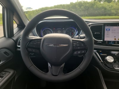 2026 Chrysler Pacifica Limited S AWD