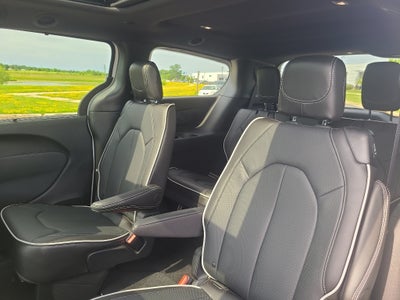 2026 Chrysler Pacifica Limited S AWD