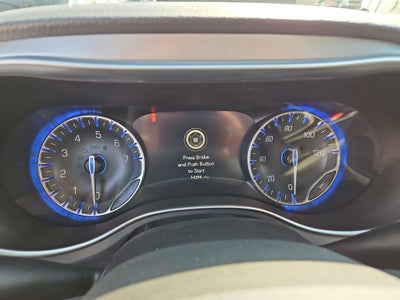 2025 Chrysler Pacifica Limited w/Tow & Entertainment