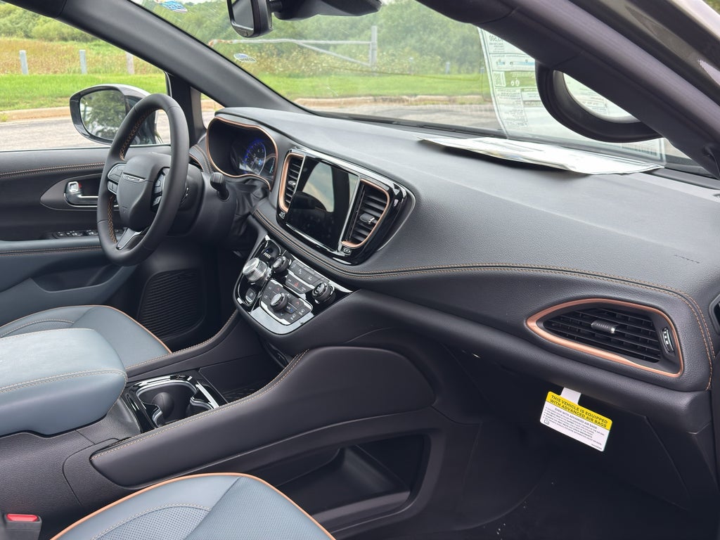 2027 Chrysler Pacifica Pinnacle APEX AWD