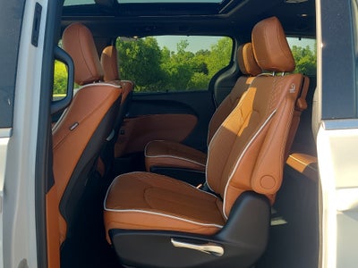 2026 Chrysler Pacifica Pinnacle AWD