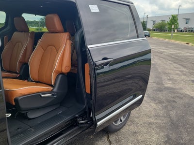 2026 Chrysler Pacifica Pinnacle AWD