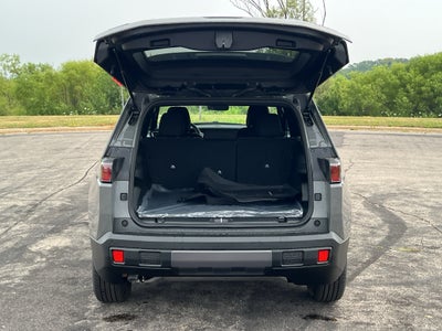 2026 Jeep Cherokee Laredo Sting 4WD