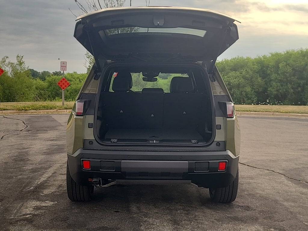 2026 Jeep Cherokee Overland '41 Patriot