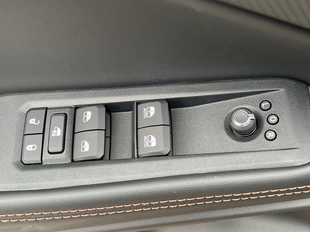 2026 Jeep Cherokee Overland '41 Patriot