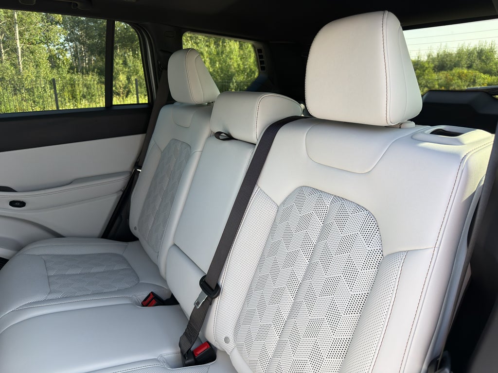 2026 Jeep Cherokee Overland Advanced Pro-Tech